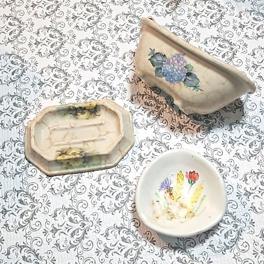 Vintage 80s Farmhouse Shabby 3 Lot Athens USA Soap Bathroom Dish